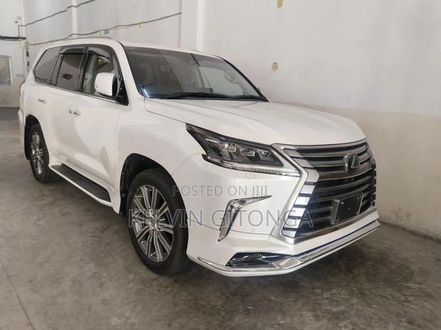 Lexus LX 2018 White