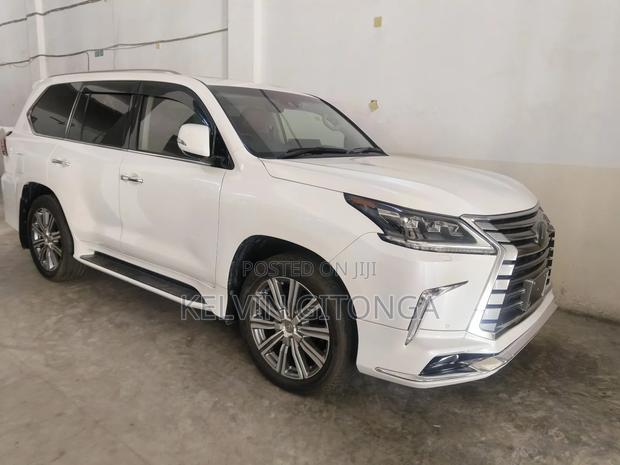 Lexus LX 2018 White