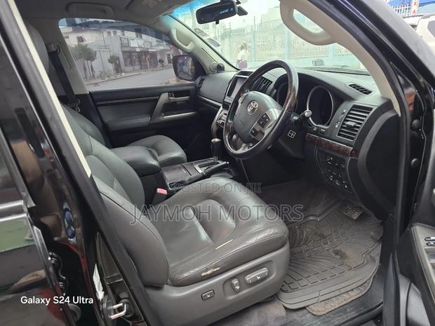 Toyota Land Cruiser 2011 Black