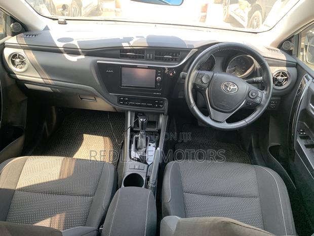 Toyota Auris 2017 Off white