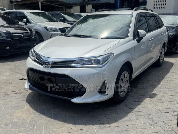 Toyota Corolla Fielder 1.5 Petrol FWD 2018 White