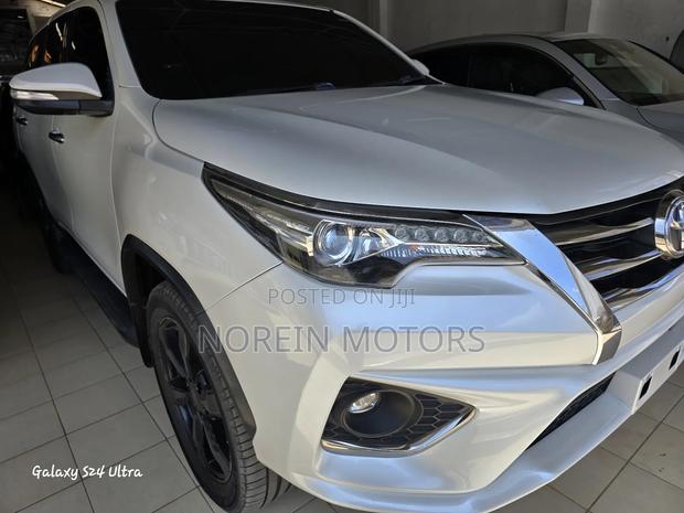 Toyota Fortuner 2018 White