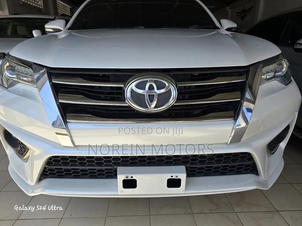 Toyota Fortuner 2018 White