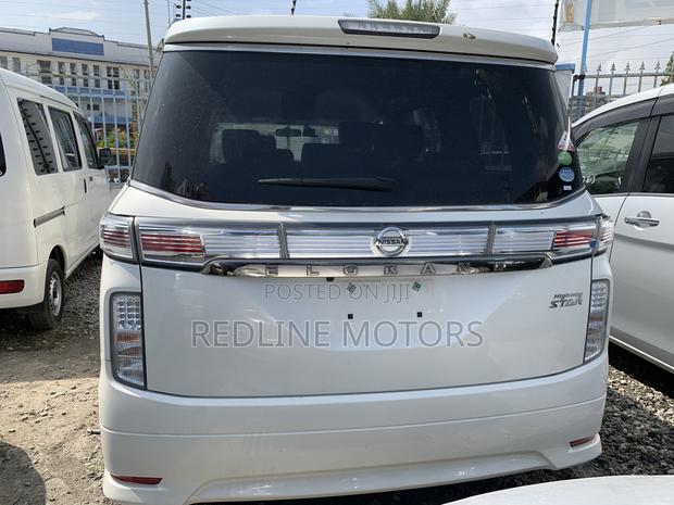 Nissan Elgrand 2017 White