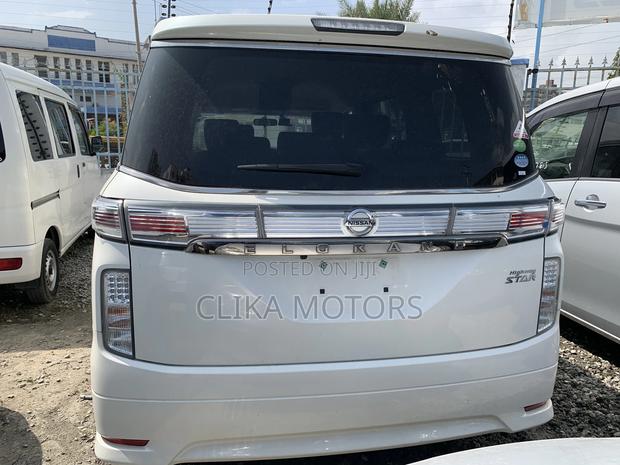 Nissan Elgrand 2017 White