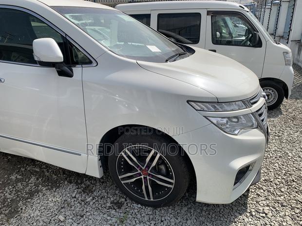 Nissan Elgrand 2017 White