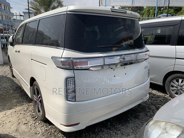Nissan Elgrand 2017 White