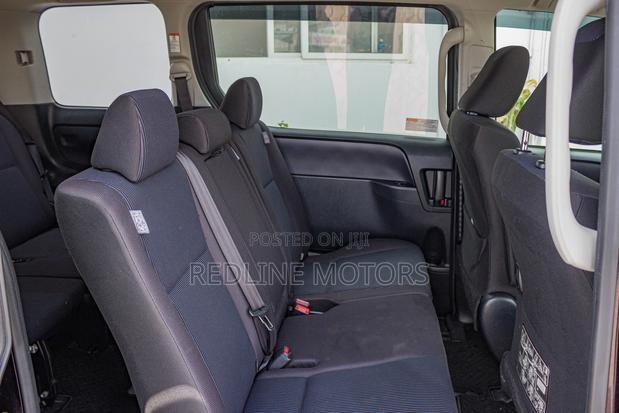Toyota Noah 2.0 FWD (7 Seater) 2017 Purple
