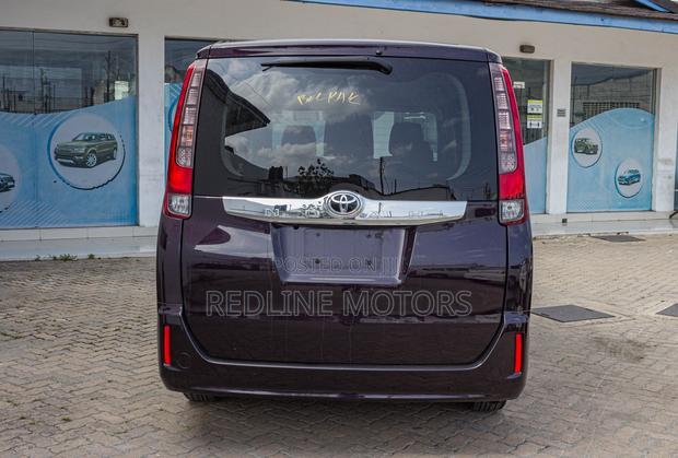 Toyota Noah 2.0 FWD (7 Seater) 2017 Purple