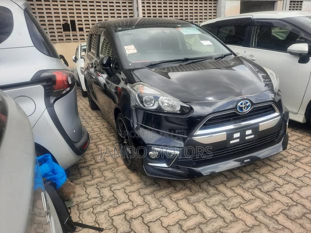 Toyota Sienta 1.5 Hybrid FWD 2018 Black