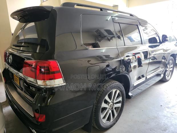Toyota Land Cruiser 2016 Black