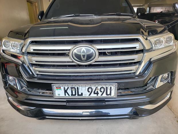 Toyota Land Cruiser 2016 Black