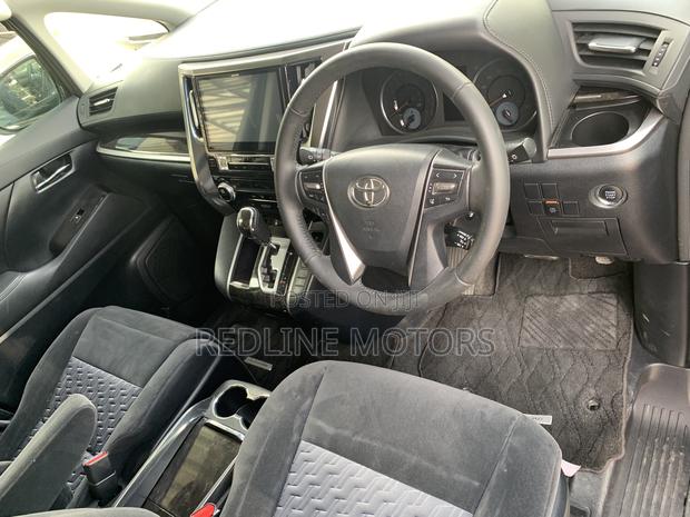 Toyota Alphard 2.5 Petrol FWD 2017 Teal