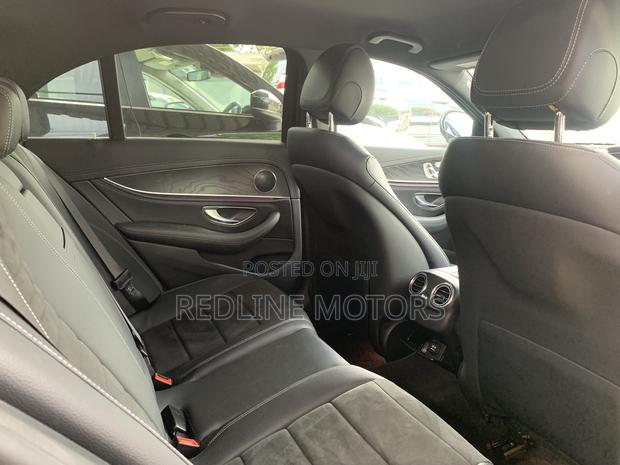 Mercedes-Benz E200 2017 Green