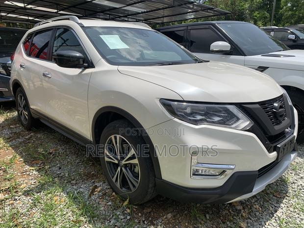 Nissan X-Trail 2.0 Petrol AWD 2017 Off white