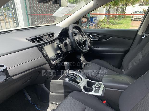 Nissan X-Trail 2.0 Petrol AWD 2017 Off white