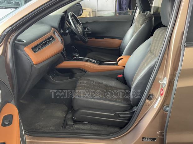 Honda Vezel 1.5 Hybrid 4WD 2018 Black