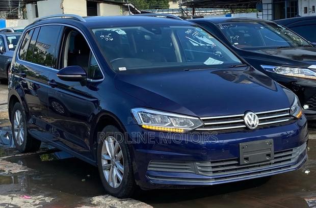 Volkswagen Touran 2017 Blue