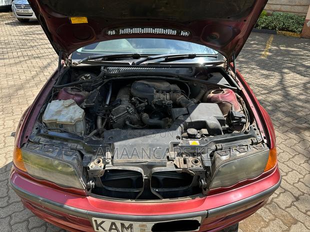 BMW 318i 2002 Red
