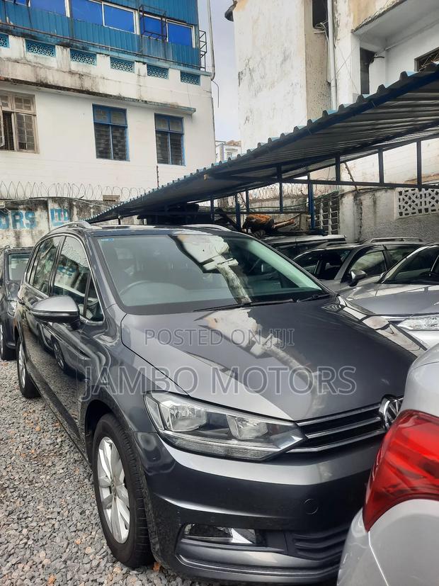 Volkswagen Touran 2018 Gray