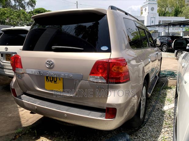 Toyota Land Cruiser 4.6 V8 ZX 2012 Beige