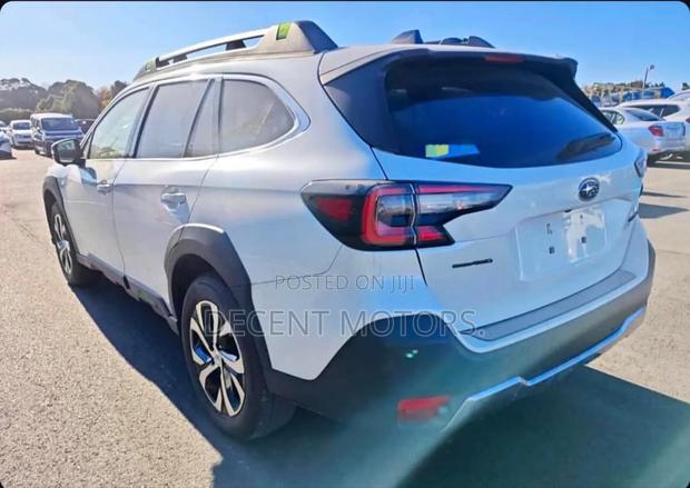 Subaru Outback 2.5i Premium AWD 2018 White