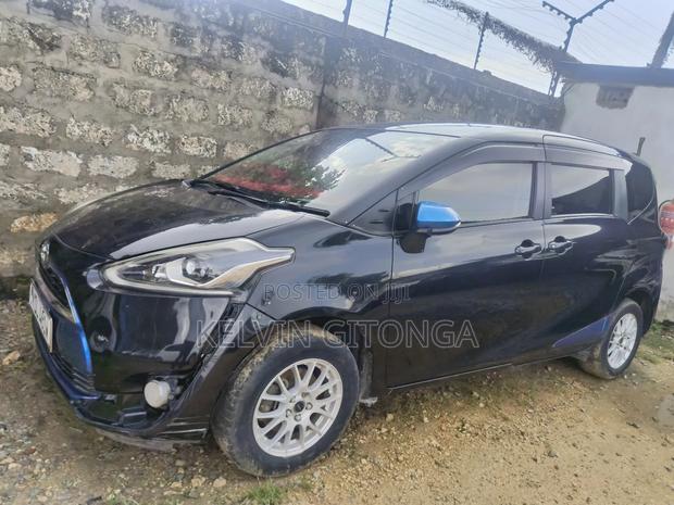 Toyota Sienta 2017 Black