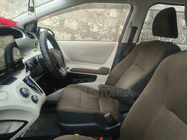 Toyota Sienta 2017 Black