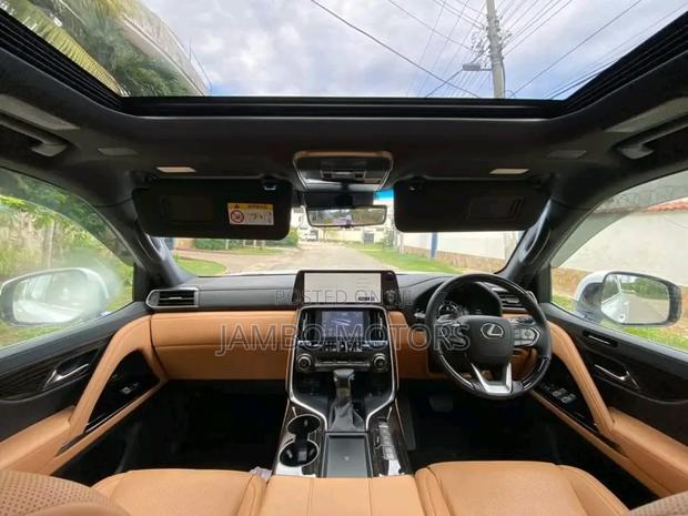 Lexus LX 2022 White