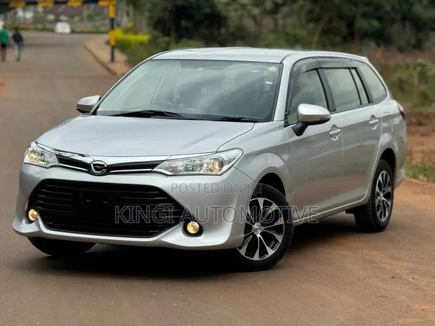 Toyota Corolla Fielder 1.5 Petrol FWD 2017 Silver