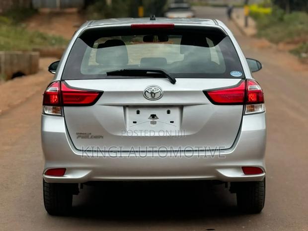 Toyota Corolla Fielder 1.5 Petrol FWD 2017 Silver