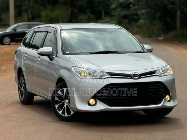 Toyota Corolla Fielder 1.5 Petrol FWD 2017 Silver