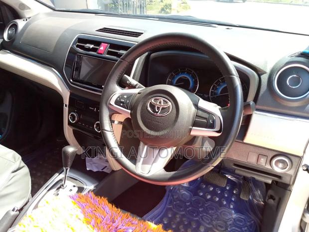 Toyota Corolla Fielder 1.5 Petrol FWD 2017 Silver