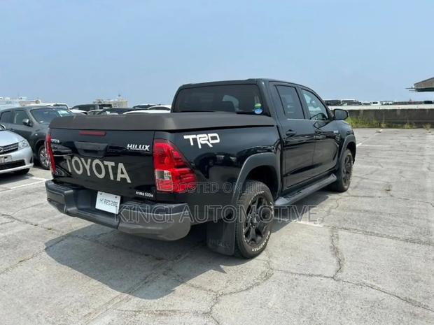 Toyota Hilux 2019 Black