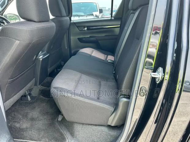 Toyota Hilux 2019 Black
