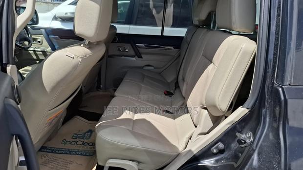 Mitsubishi Pajero V80 3.2 DI-D 2017 Black