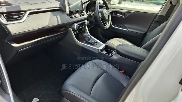 Toyota RAV4 Adventure 2019 White