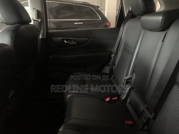 Nissan X-Trail 2.0 Petrol FWD 2017 Red