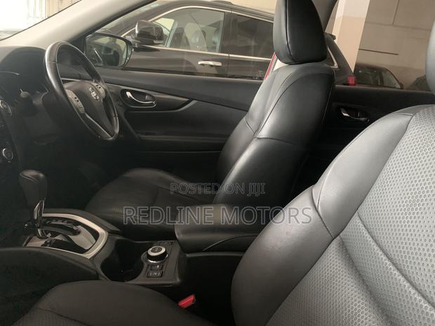 Nissan X-Trail 2.0 Petrol FWD 2017 Red