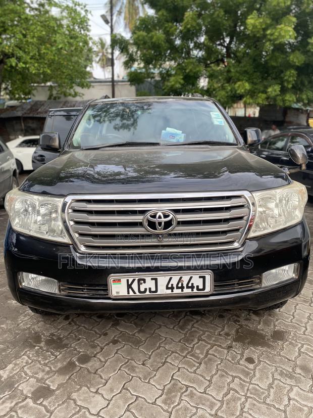 Toyota Land Cruiser 2010 Black