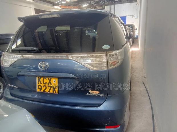Toyota Estima 2012 Blue