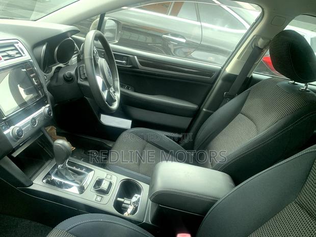 Subaru Outback 2.5i AWD 2017 Black