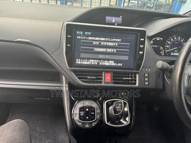 Toyota Noah 1.8 FWD Hybrid (7 seater) 2018 Black