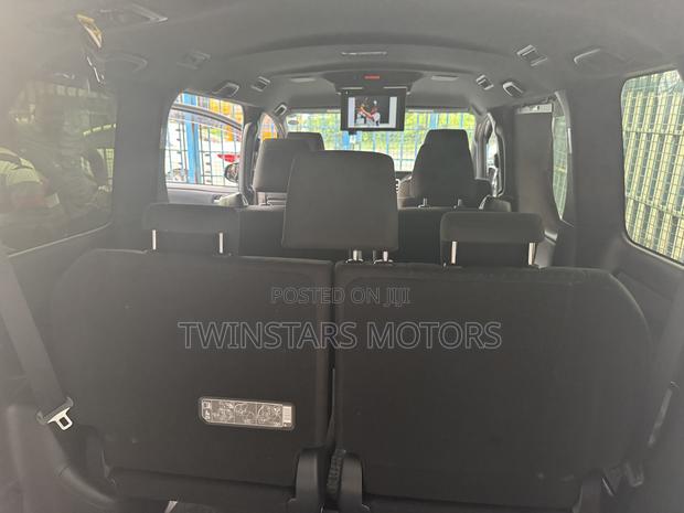 Toyota Noah 1.8 FWD Hybrid (7 seater) 2018 Black