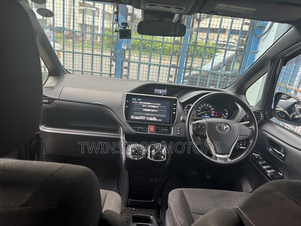 Toyota Noah 1.8 FWD Hybrid (7 seater) 2018 Black