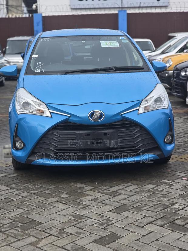 Toyota Vitz 1.5 FWD Hybrid 5dr 2018 Blue