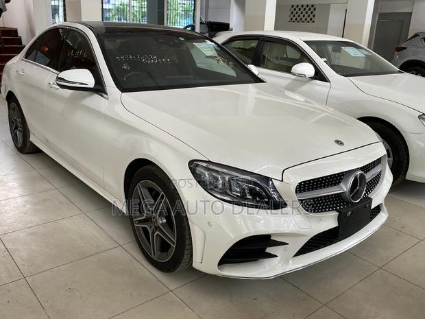 Mercedes-Benz C200 2018 Pearl