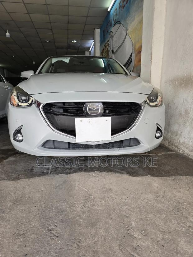 Mazda Demio 2018 Off white