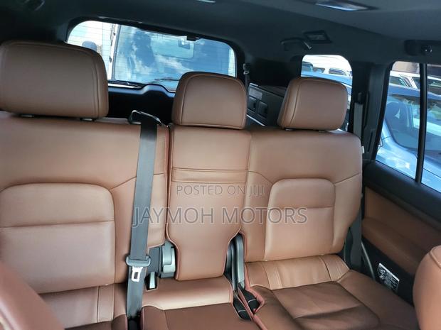 Toyota Land Cruiser 2017 White