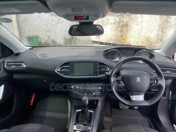 Peugeot 308 2018 Blue